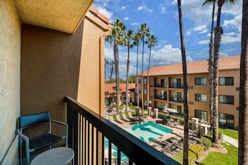 sonesta select huntington beach fountain valley