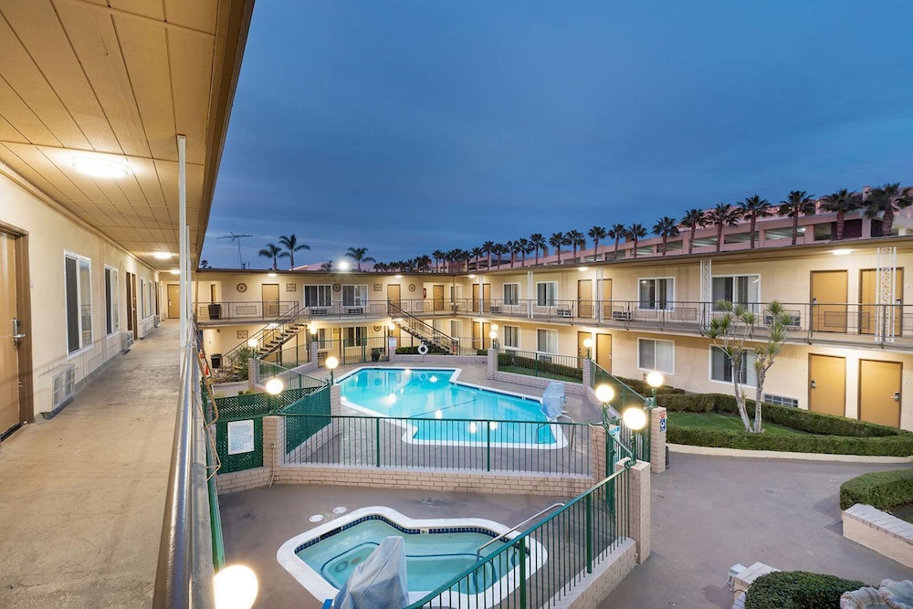 americas best value inn and suites anaheim convention center