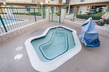 americas best value inn and suites anaheim convention center