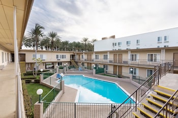 americas best value inn and suites anaheim convention center