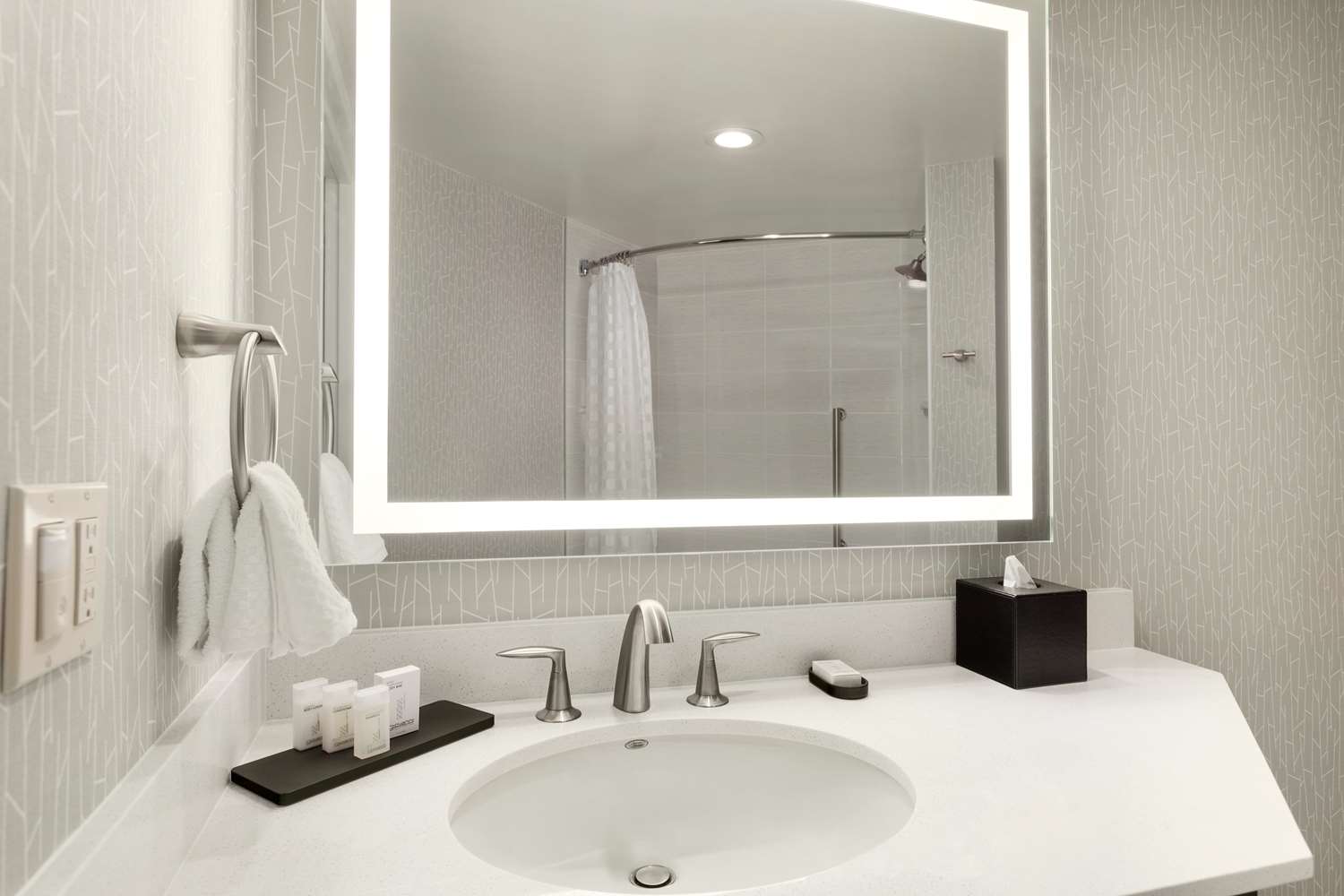 embassy suites by hilton irvine orange county airport