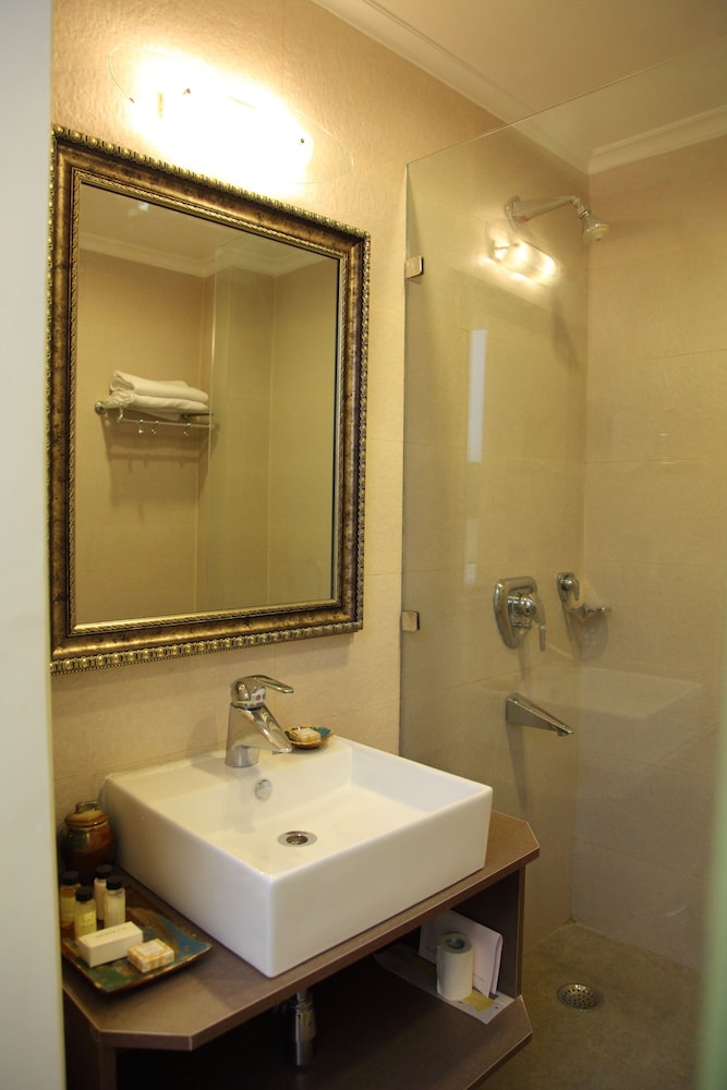 hotel diplomat chanakyapuri