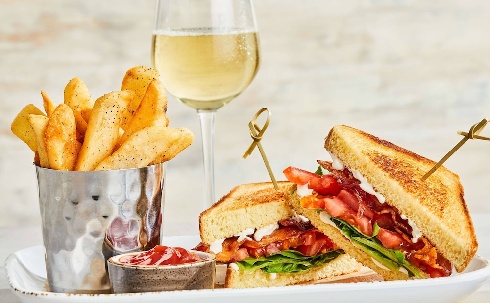 courtyard by marriott baldwin park