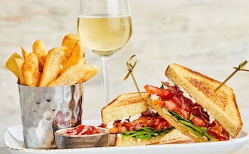 courtyard by marriott baldwin park