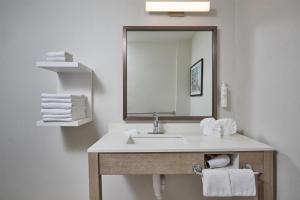 hampton inn and suites hermosa beach