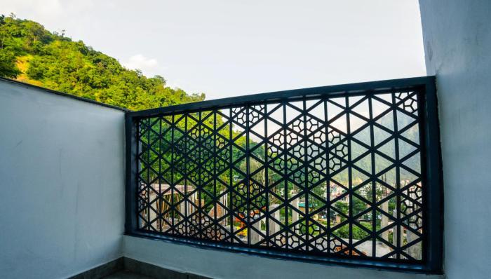 hotel tapovan hill
