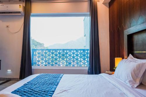 hotel tapovan hill