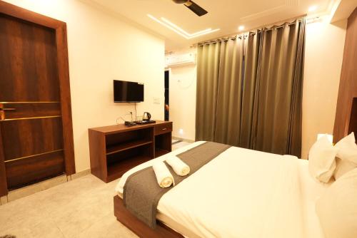 hotel tapovan hill