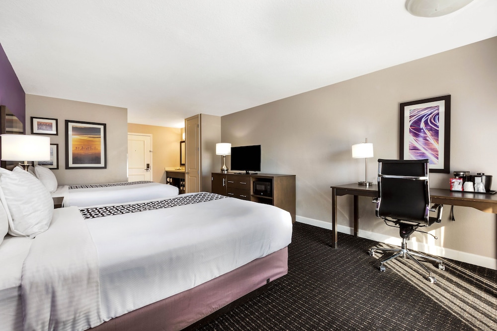 La Quinta Inn & Suites By Wyndham Pomona,La Verne>>Diamond Bar,3 star