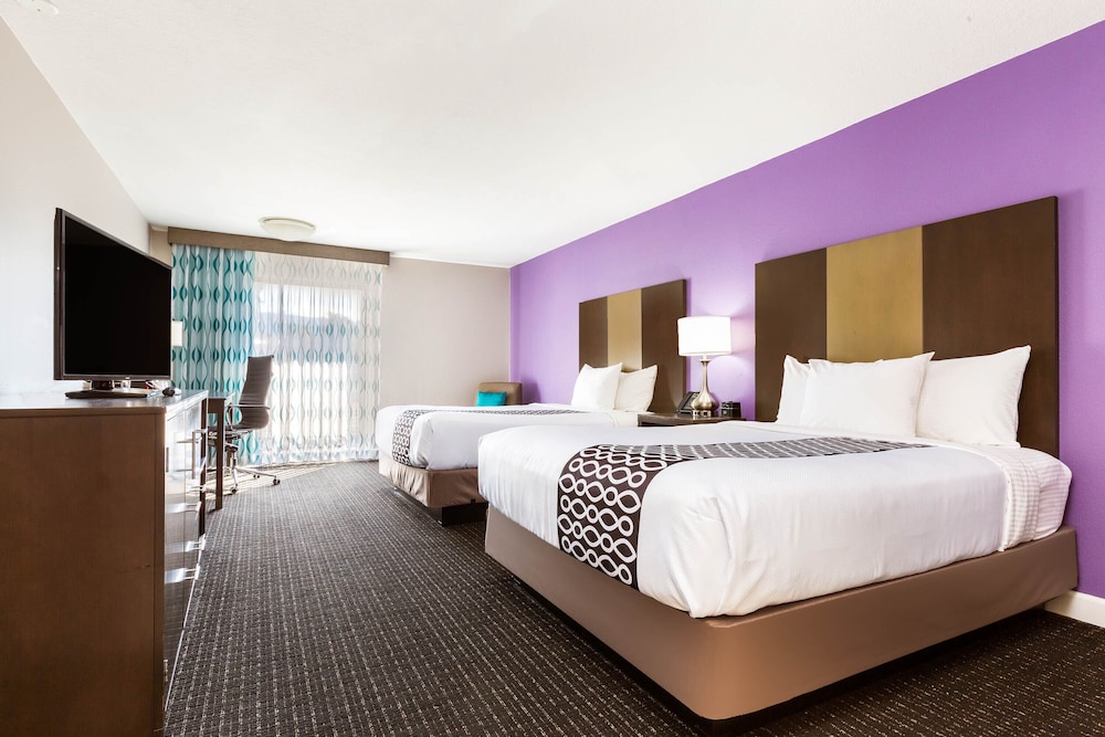 La Quinta Inn & Suites By Wyndham Pomona,La Verne>>Diamond Bar,3 star