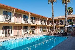 studio city court yard hotel