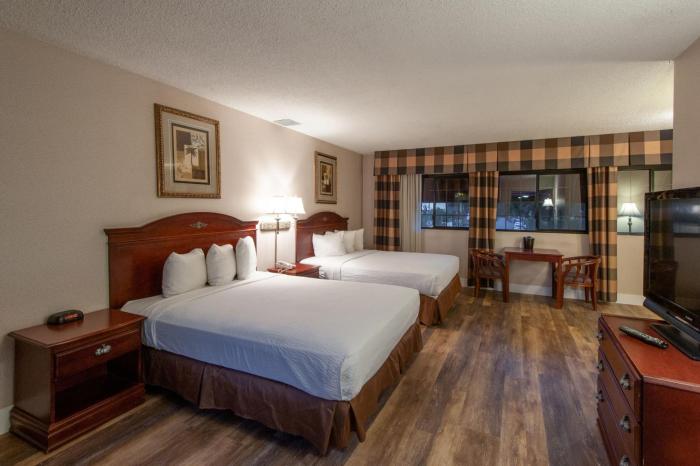 studio city court yard hotel