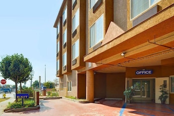 h3 inn and suites lax airport los angeles