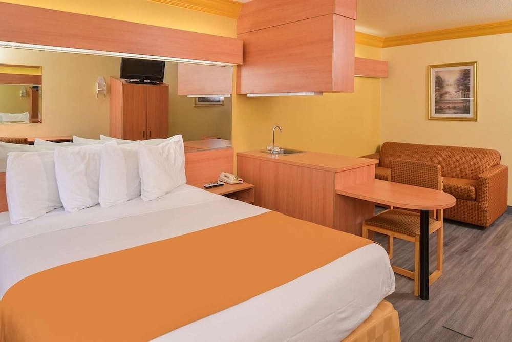 h3 inn and suites lax airport los angeles