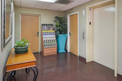 h3 inn and suites lax airport los angeles