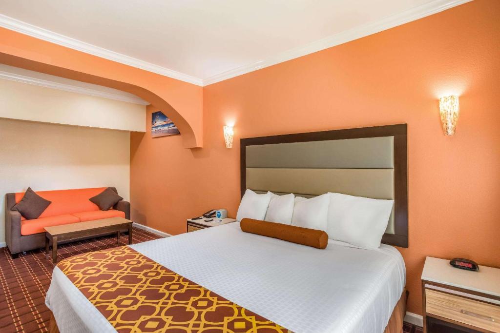 rodeway inn and suites pasadena