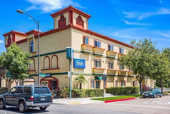 rodeway inn and suites pasadena