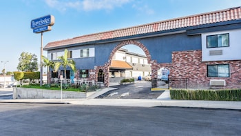 Travelodge By Wyndham Lax,Los Angeles>>El Segundo,2 star