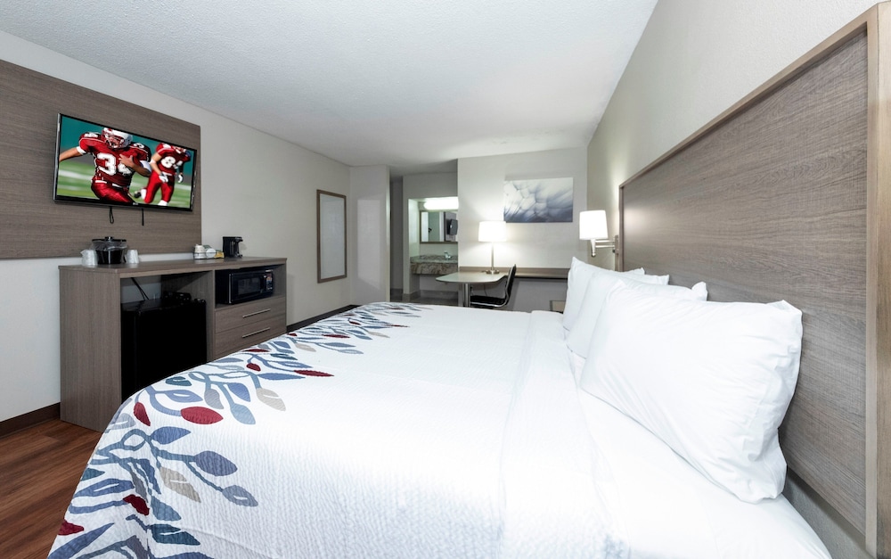 red roof inn petersburg fort lee