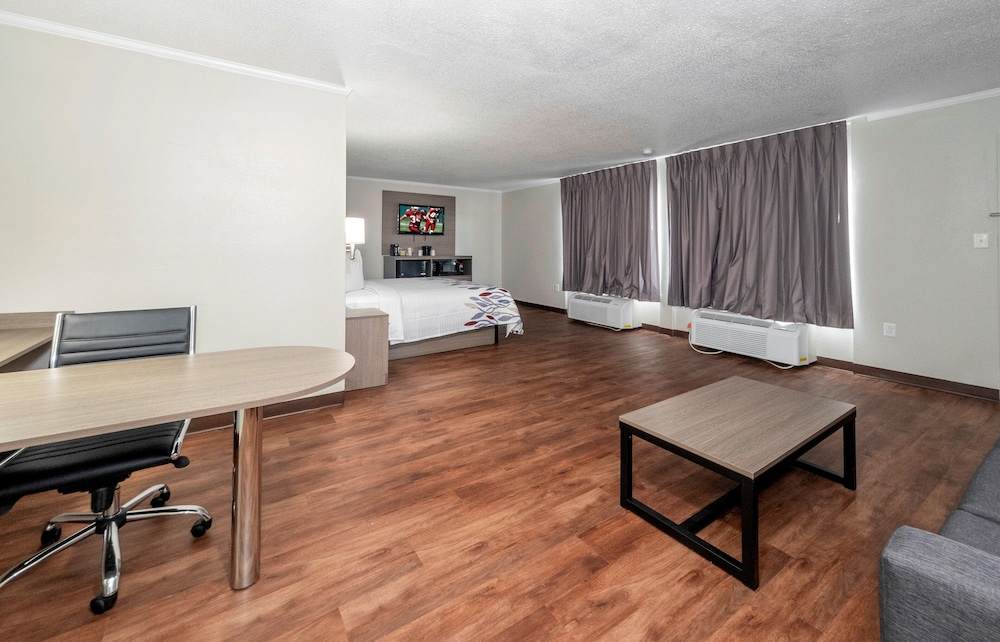 red roof inn petersburg fort lee