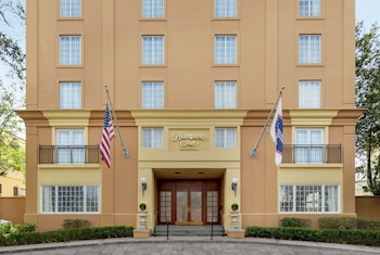 hampton inn new orleans st charles ave garden district