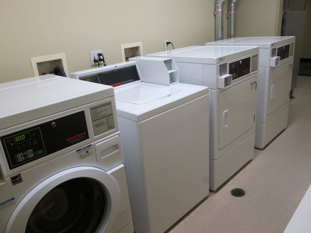 studio 6 carlsbad ca