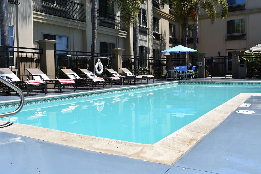 studio 6 carlsbad ca