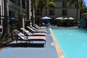 studio 6 carlsbad ca