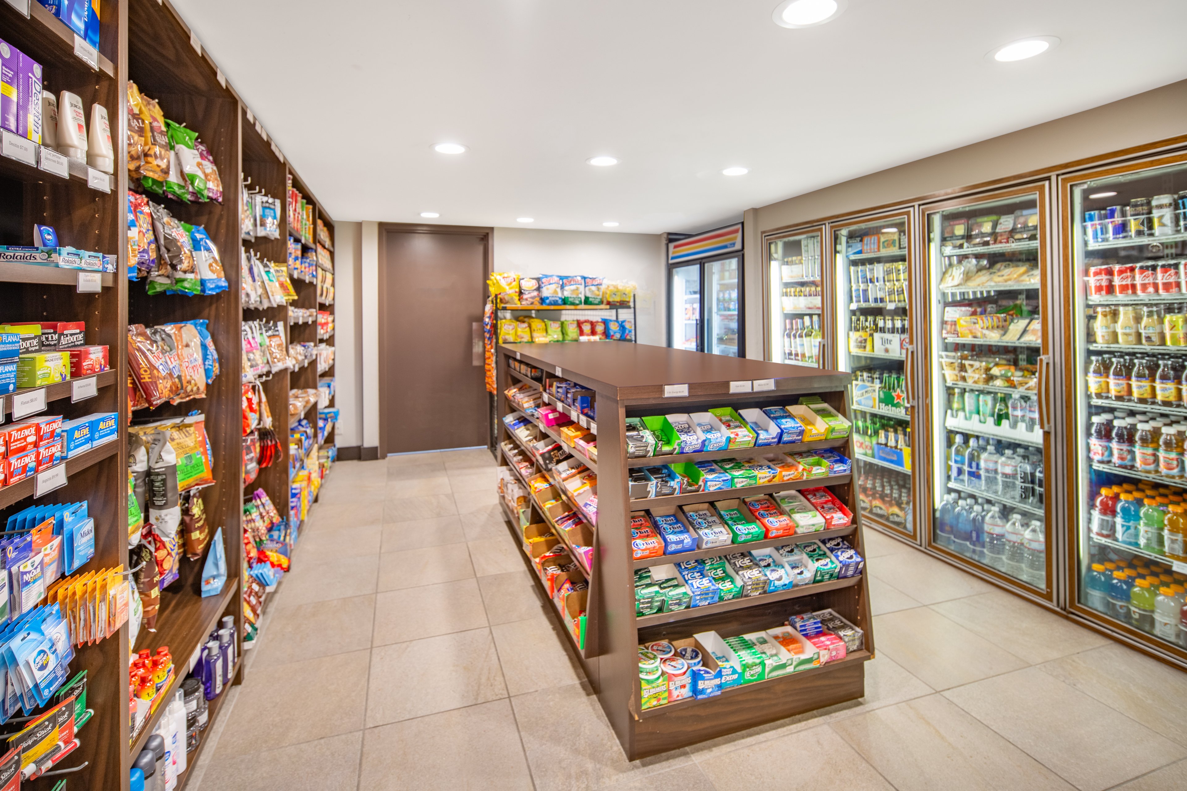 holiday inn express airport old town