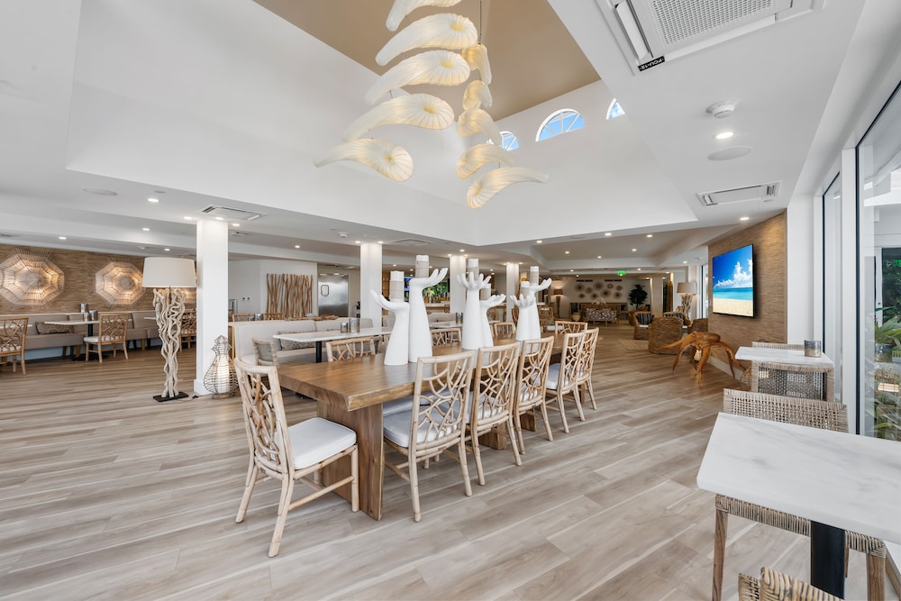 beachcomber resort and club