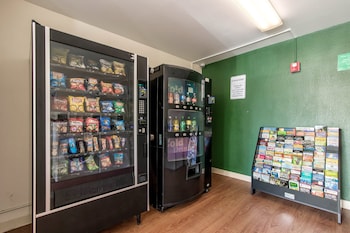 Hometowne Studios By Red Roof Fort Lauderdale,Tamarac>>Fort Lauderdale,2 star
