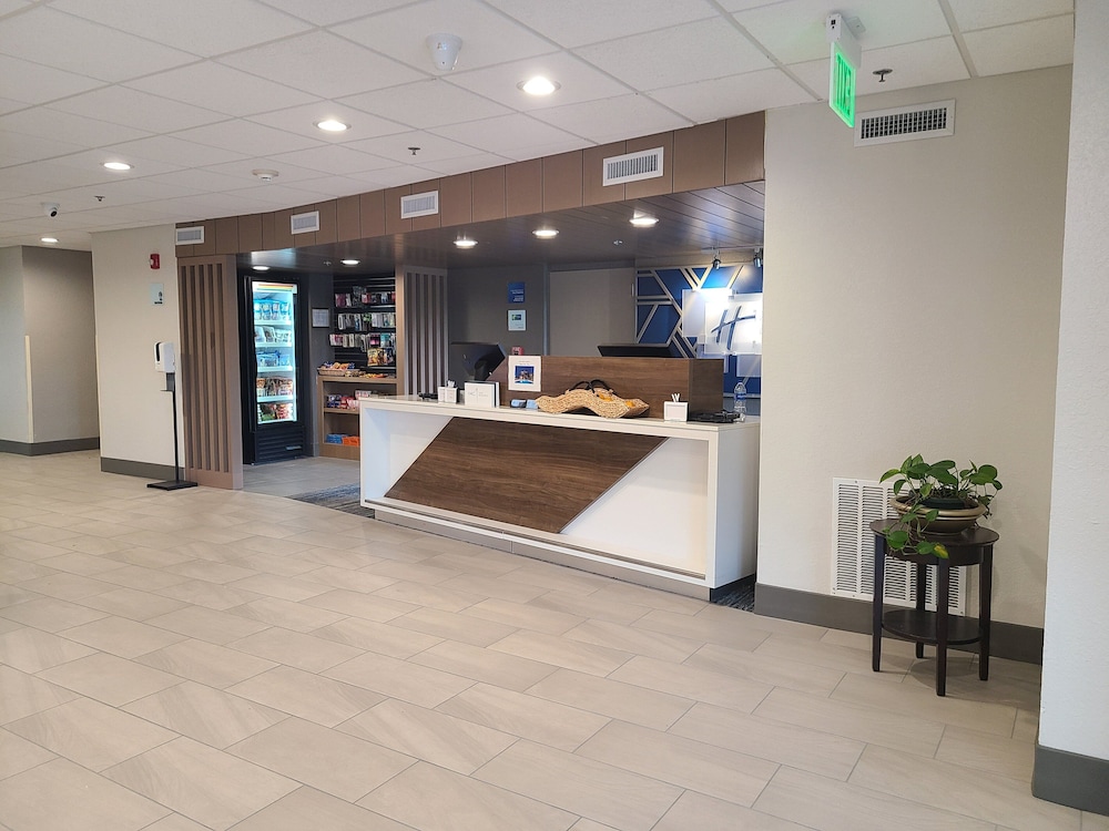holiday inn express and suites hollywood ft lauder