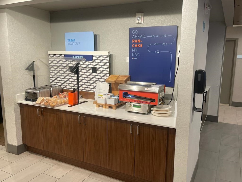 holiday inn express and suites hollywood ft lauder