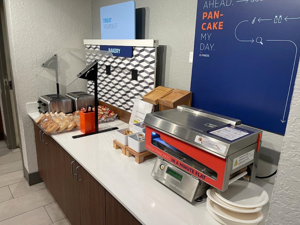 holiday inn express and suites hollywood ft lauder