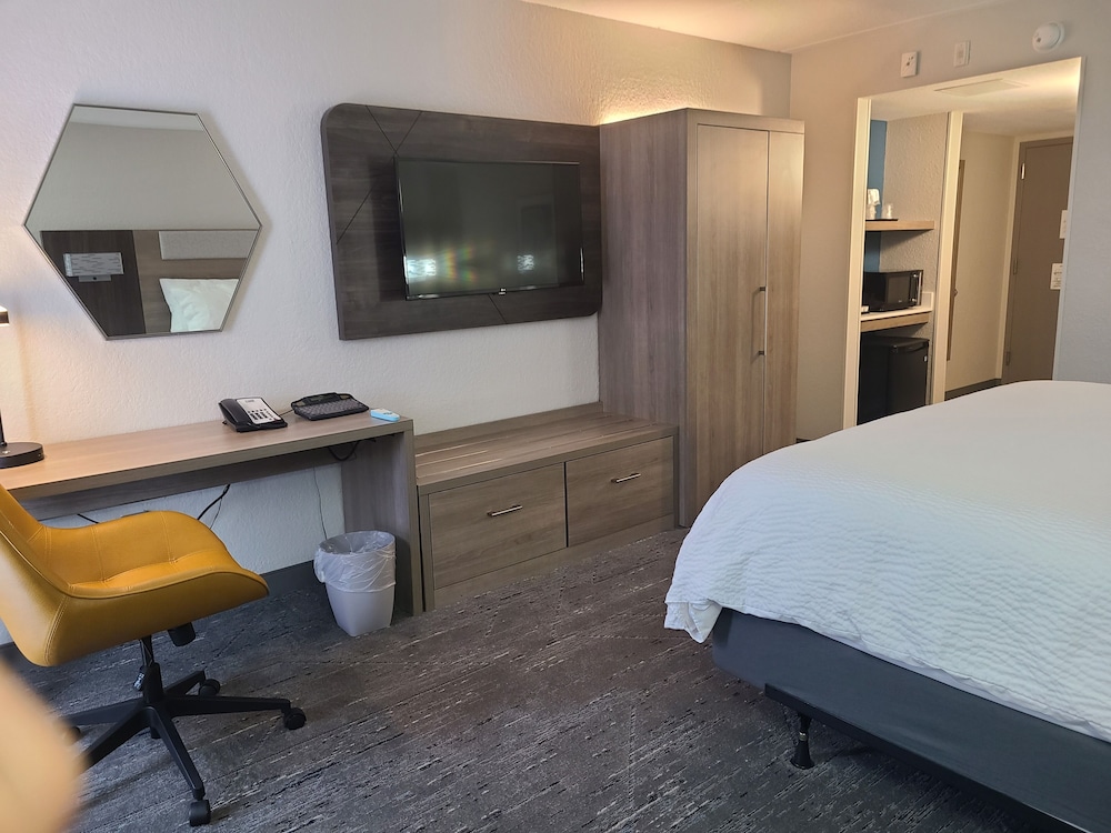 holiday inn express and suites hollywood ft lauder