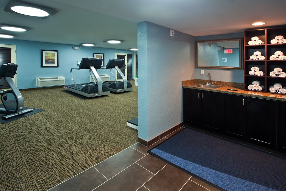 holiday inn express and suites hollywood ft lauder