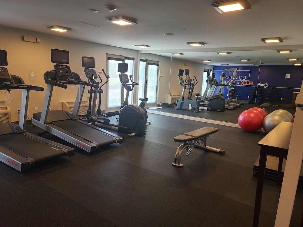 holiday inn express and suites hollywood ft lauder