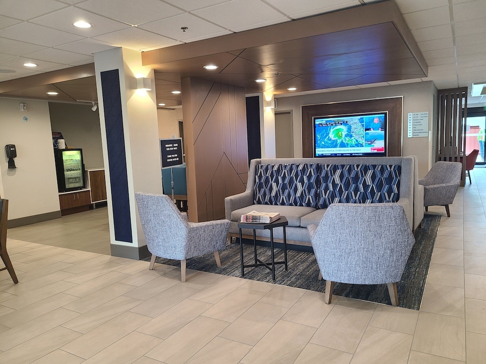 holiday inn express and suites hollywood ft lauder