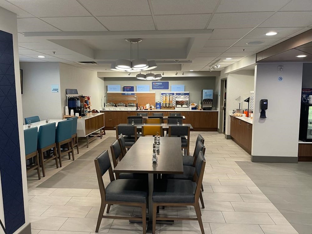 holiday inn express and suites hollywood ft lauder