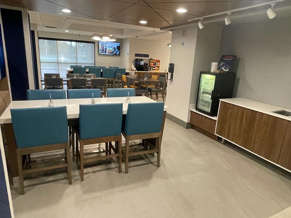 holiday inn express and suites hollywood ft lauder