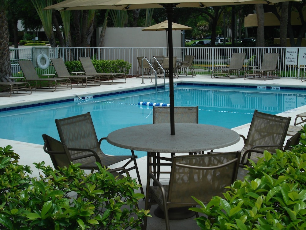 holiday inn express and suites hollywood ft lauder