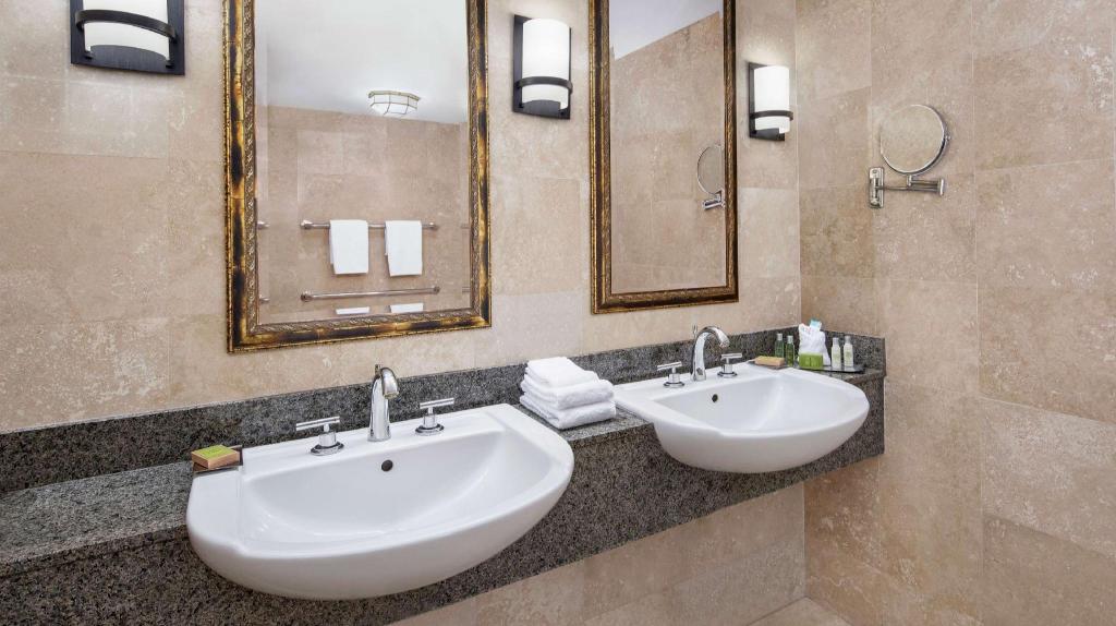 doubletree by hilton sunrise sawgrass mills