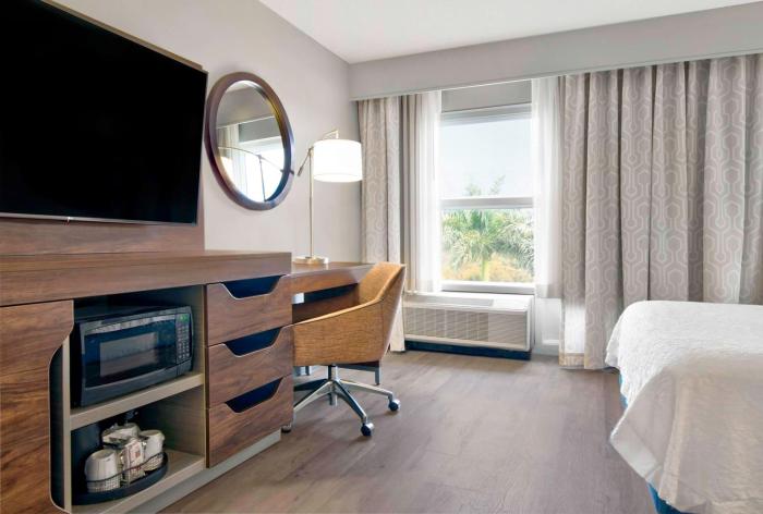 hampton inn ft lauderdale airport north cruise port