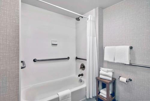 hampton inn ft lauderdale airport north cruise port