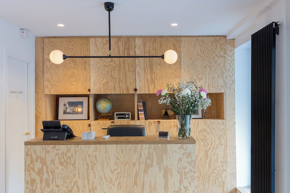 hotel montholon paris