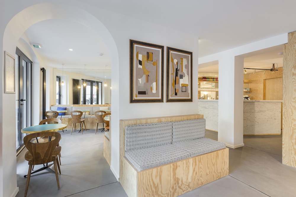 hotel montholon paris