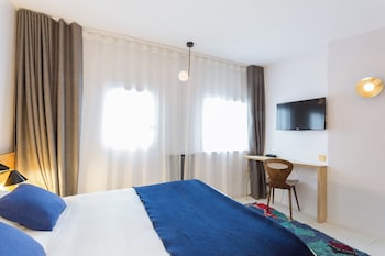 hotel montholon paris