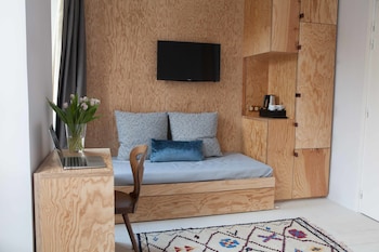 hotel montholon paris