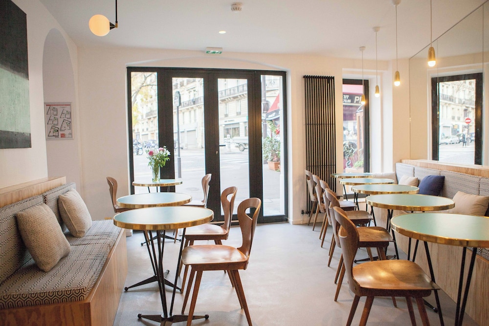 hotel montholon paris