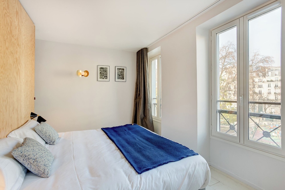 hotel montholon paris